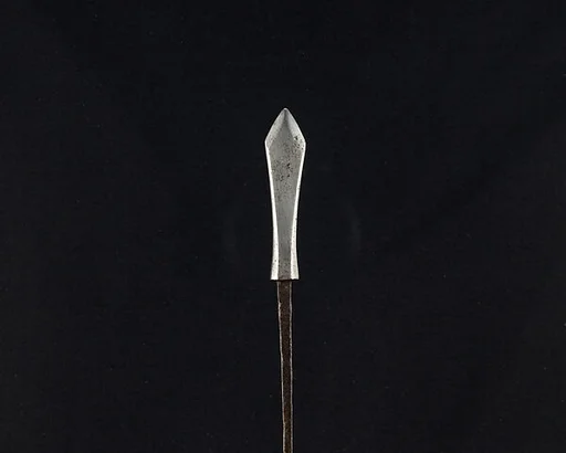 Arrowhead (<i>Yanone</i>)