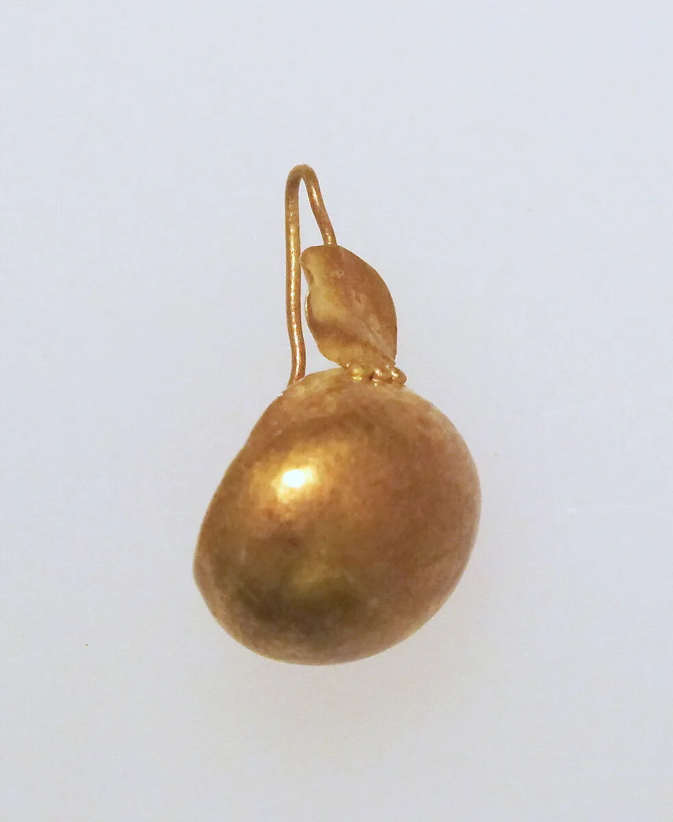 Earring-hook type with discs of thin foil — Unknown