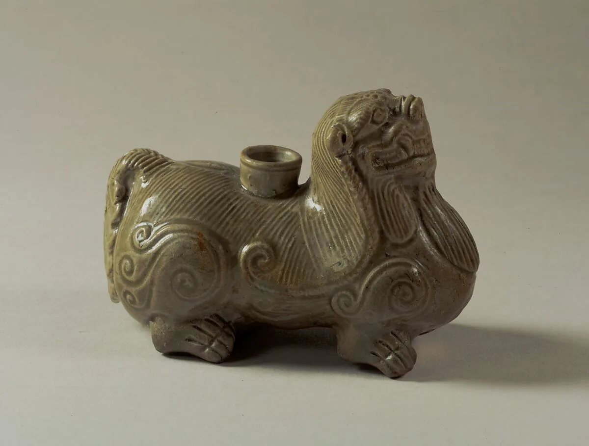 西晉 神獸形青瓷燭臺|Candle Stand in the Shape of a Fantastic Animal — Unknown