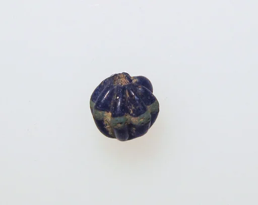 Glass bead