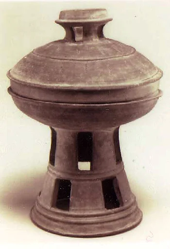 뚜껑 있는 굽다리 접시   삼국 신라|有蓋高杯  	三國 新羅|Pedestal dish with cover