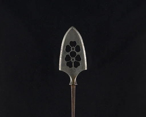 Arrowhead (<i>Yanone</i>)