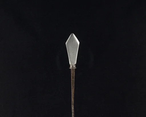 Arrowhead (<i>Yanone</i>)