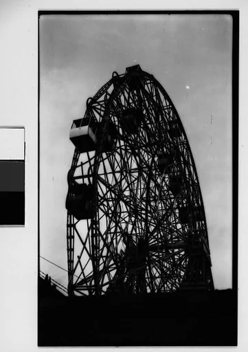 ["Wonder Wheel" Ride, Coney Island, New York]