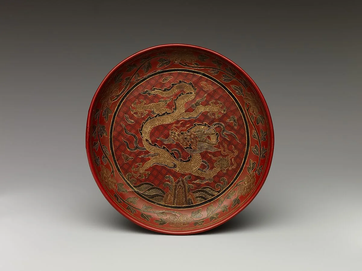 明萬曆 填漆戧金龍紋盤|Dish with dragon — Unknown