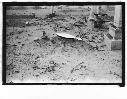 [Grave with Dishes on Plot, Alabama]