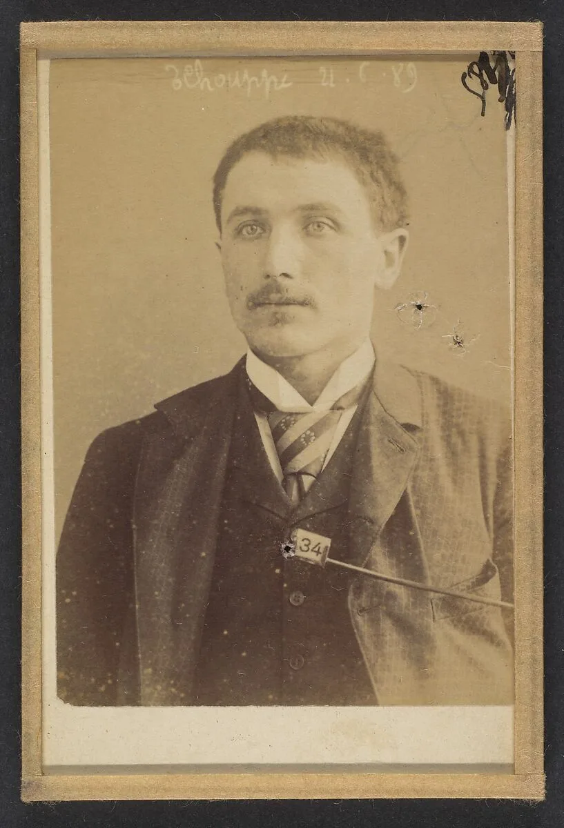 Schouppe. Placide. (dit Ricken, Franz). 31 ans, né à Dickenvenne (Belgique). Mécanicien. Vol. — Alphonse Bertillon