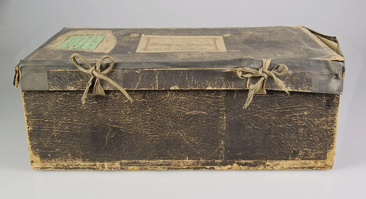 Military hatbox — Bent & Bush