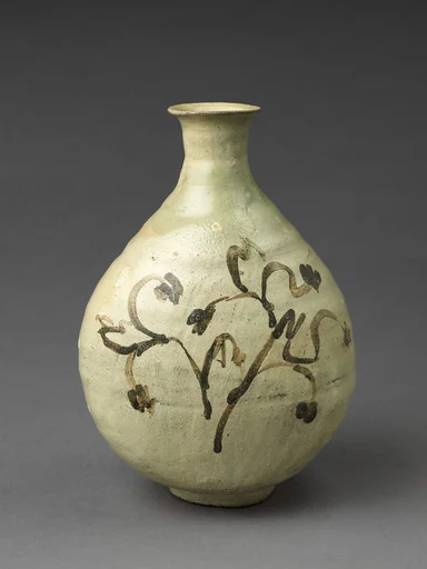 분청사기 철화 초화문늬 병|粉靑沙器 鐵畵 草花文 瓶|Bottle decorated with flowering plant