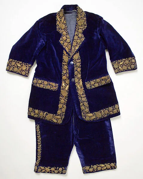 Suit — Unknown