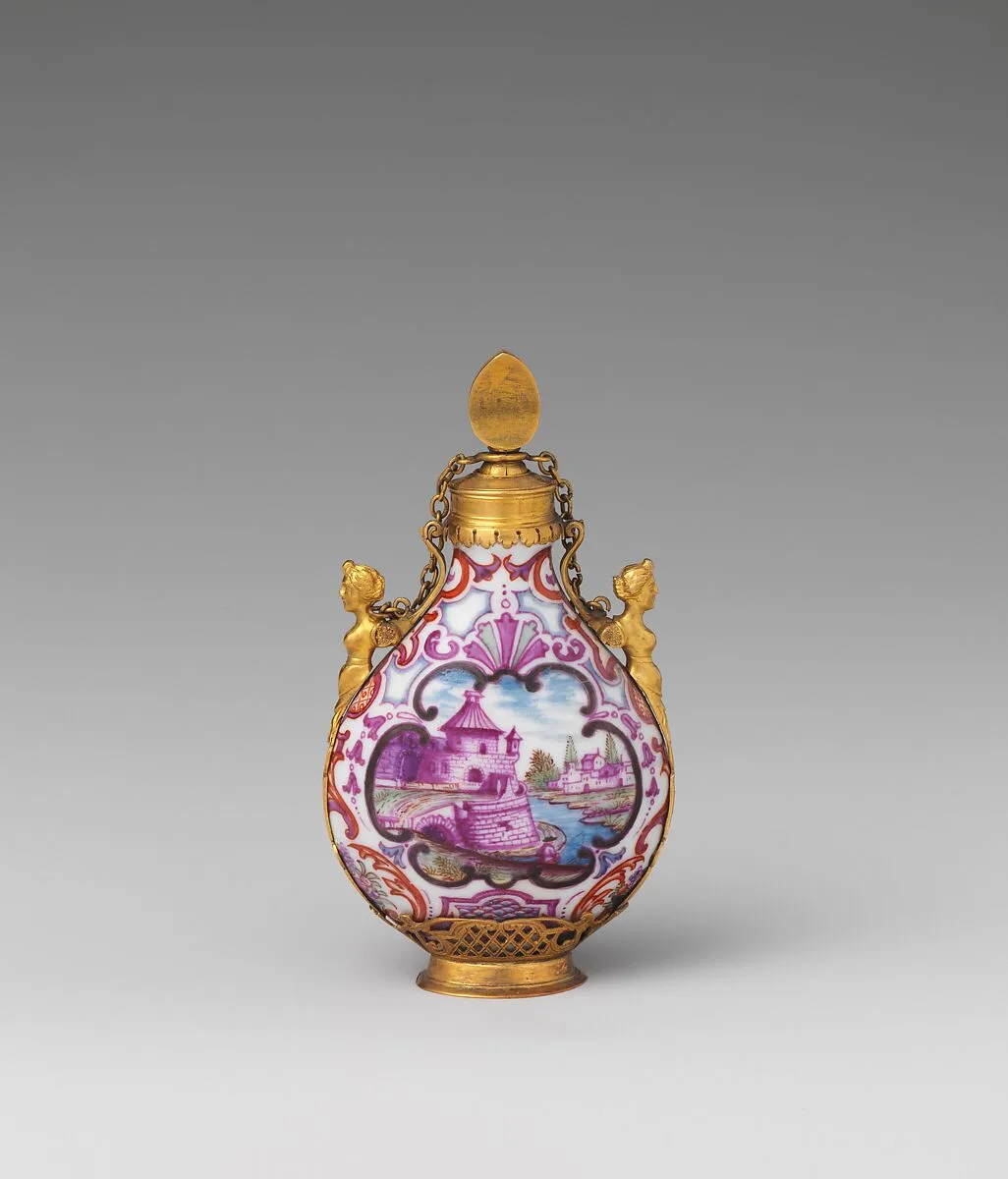 Scent bottle — Vienna|Claudius Innocentius Du Paquier period