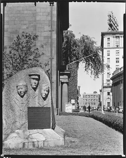 [Veterans' Monument Outside City Hall, Bridgeport, Connecticut]