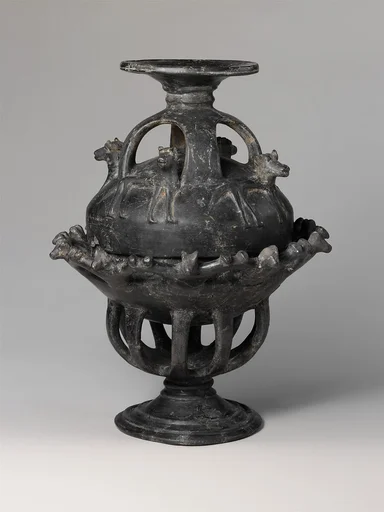 Terracotta pyxis (box with lid)