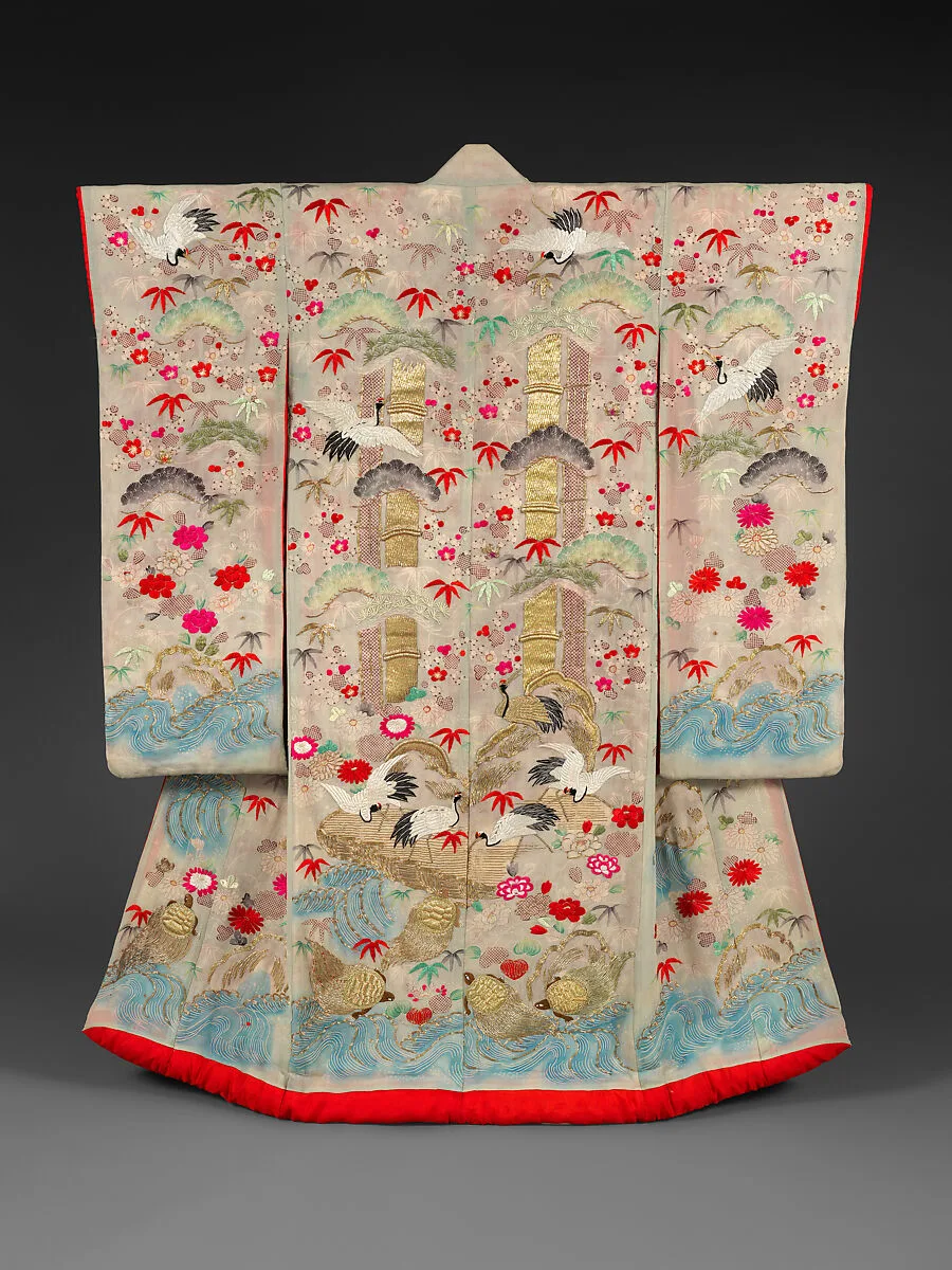 白鼠縮緬地松竹梅鶴亀模様打掛|Outer Robe (Uchikake) with Mount Penglai — Unknown