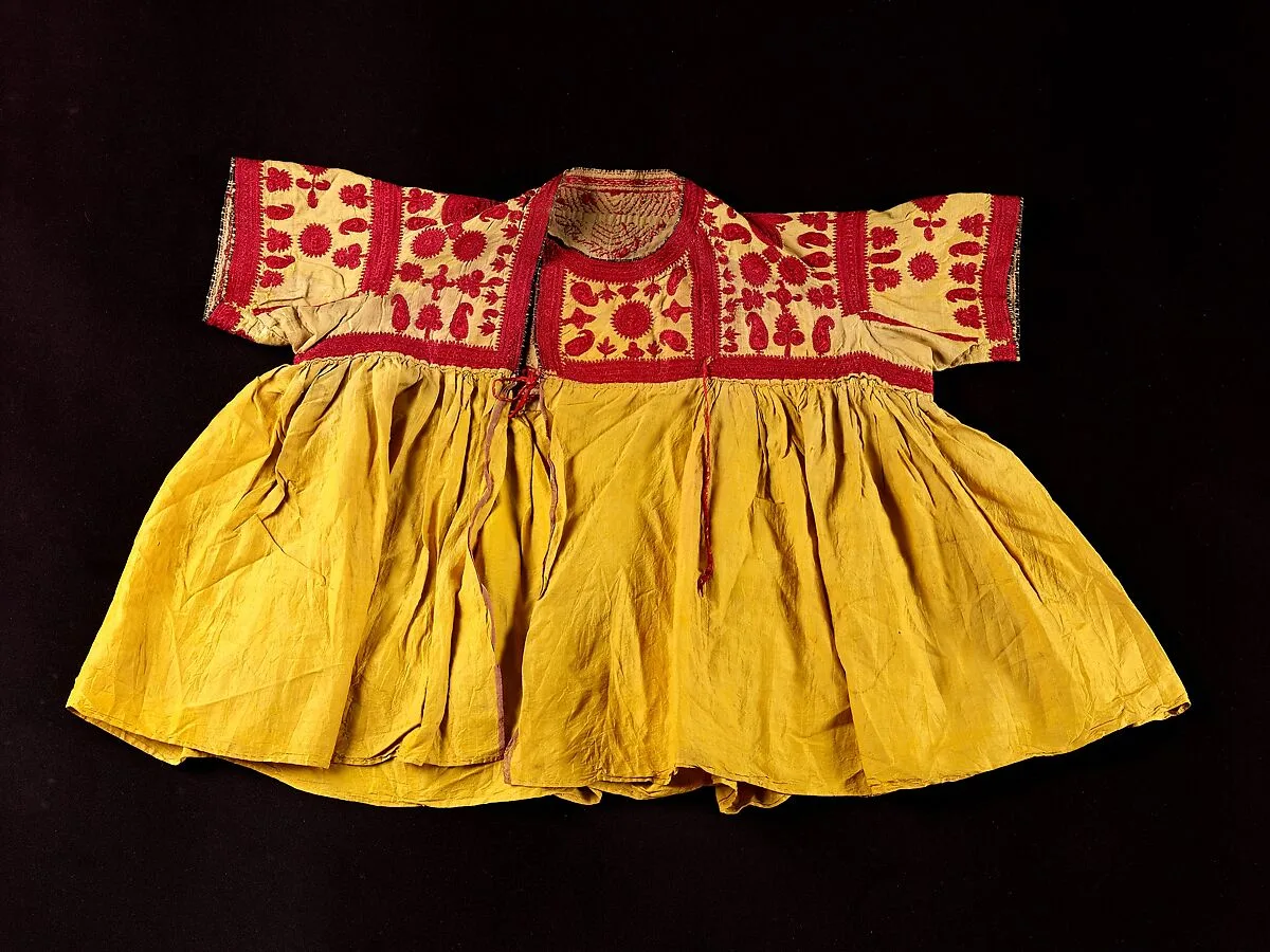 Woman's overblouse — Unknown