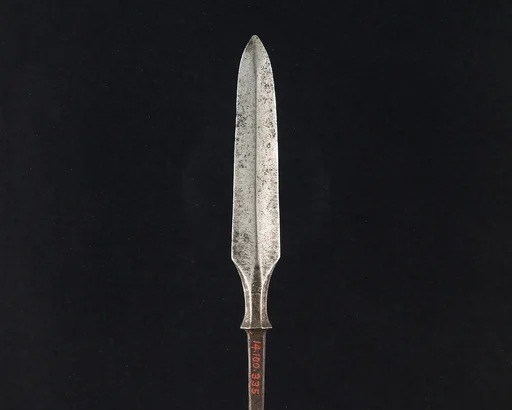 Arrowhead (<i>Yanone</i>)