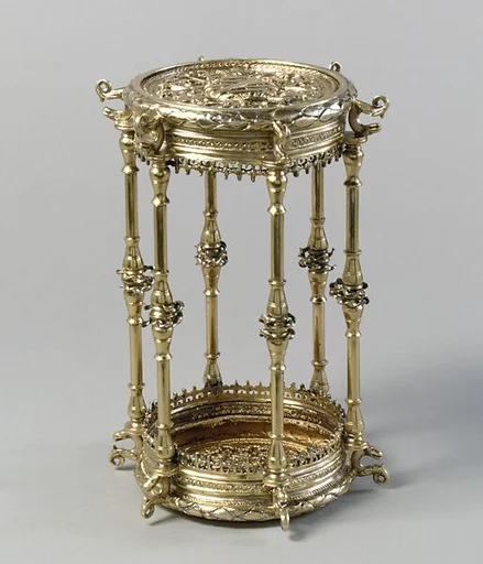 Hourglass stand