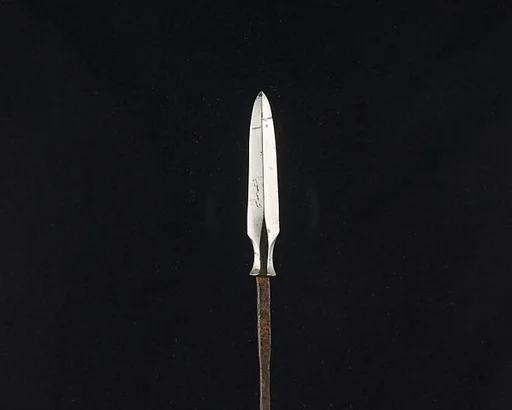 Arrowhead (<i>Yanone</i>)