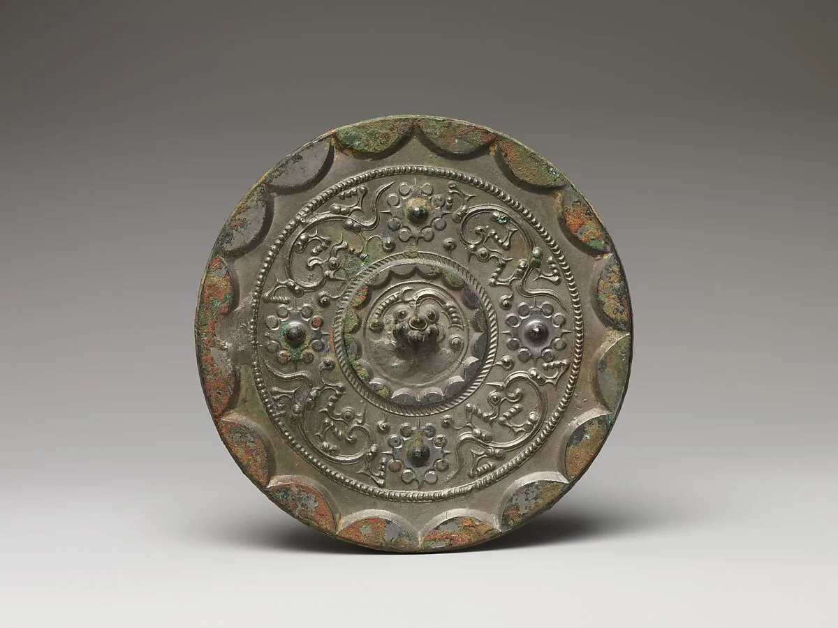 漢 星雲龍紋銅鏡|Mirror with dragons and knob-and-swirl design — Unknown