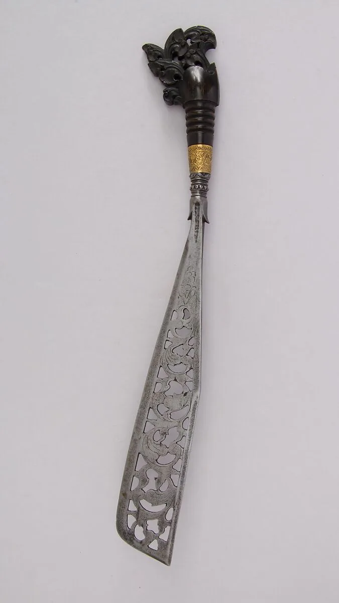 Knife — Unknown