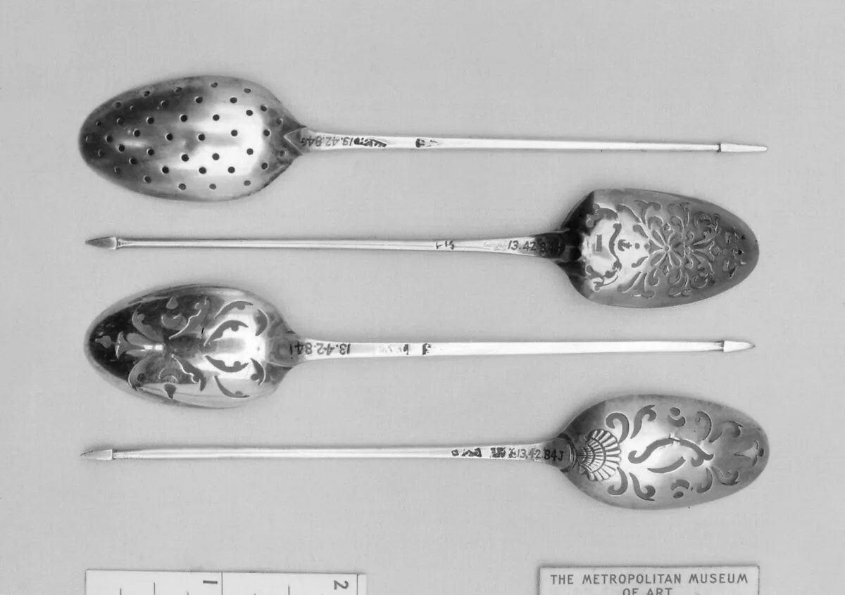 Strainer spoon — Unknown