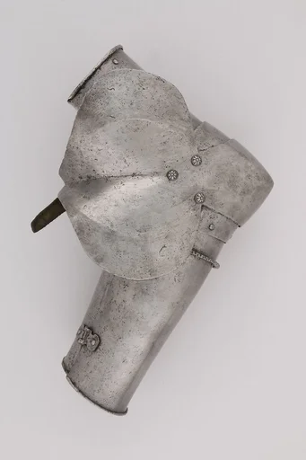 Outer Plate of a Forearm Defense (Vambrace)
