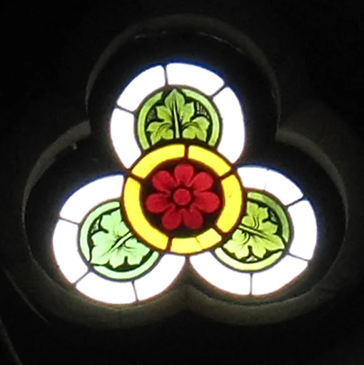 Trefoil-shaped Tracery Light
