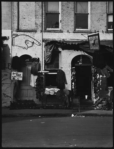 [Shoe and Clothing Shopfront Façade, Savannah, Georgia]