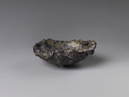 清 碧石荷葉洗|Dish in the shape of a lotus leaf