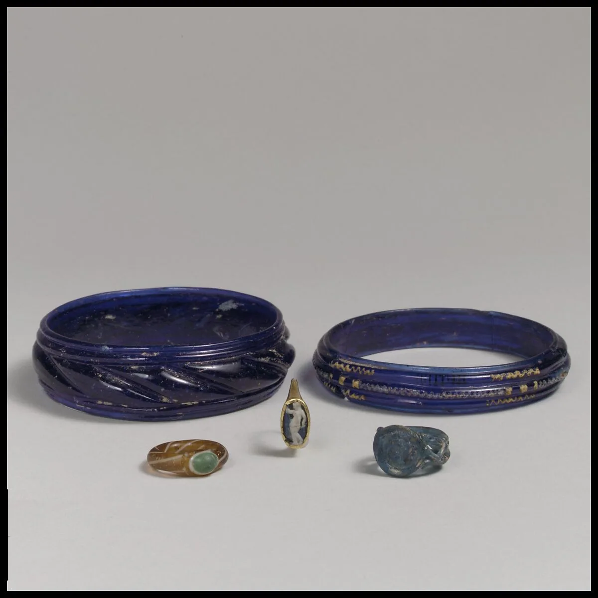 Glass rings and bracelets — Unknown