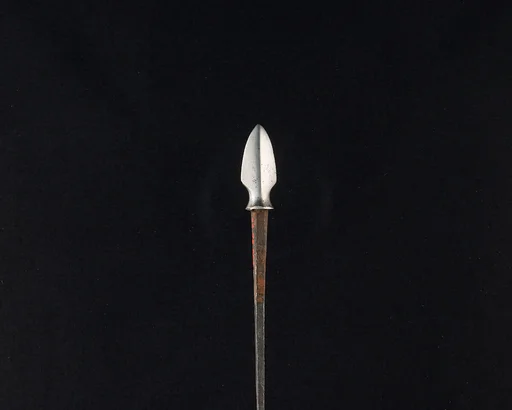 Arrowhead (<i>Yanone</i>)