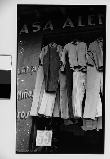 [Detail of Clothing Shopfront, Havana]