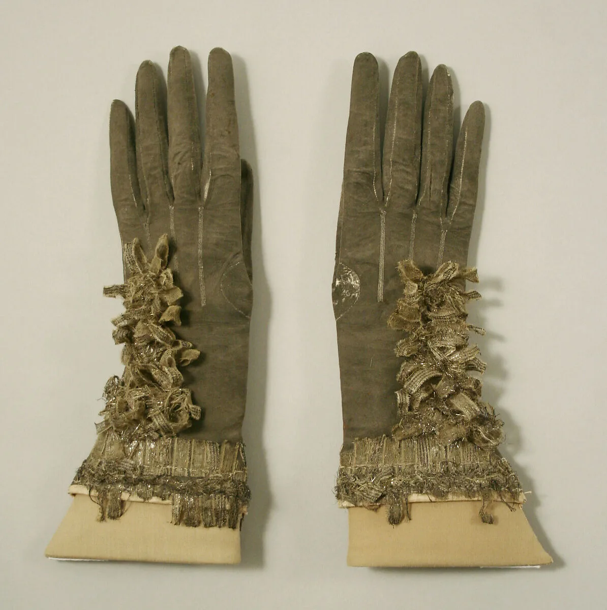 Gloves — Unknown