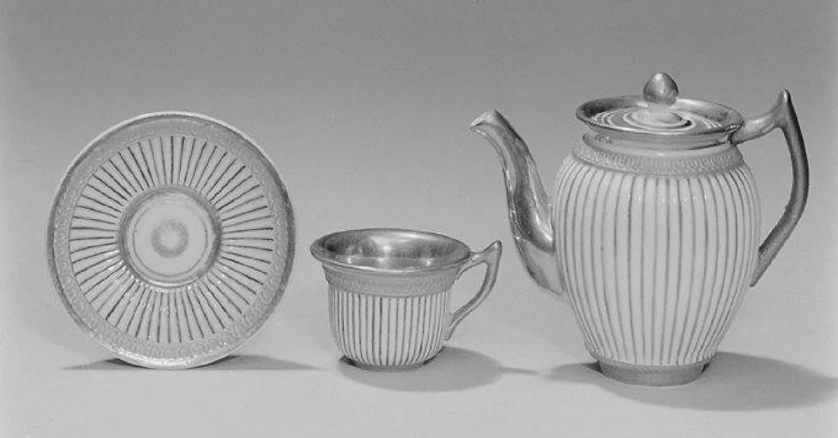 Miniature tea and coffee set — Imperial Porcelain Manufactory, St. Petersburg