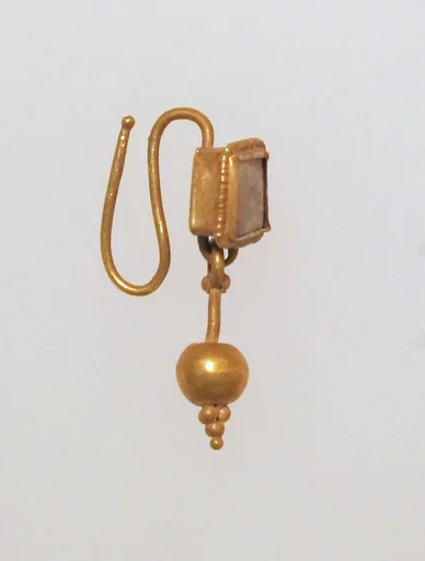 Earring-hook type with ball pendant and paste setting