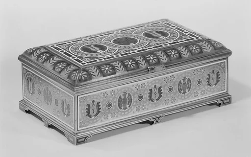 Cigarette box