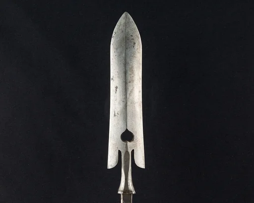 Arrowhead (<i>Yanone</i>)