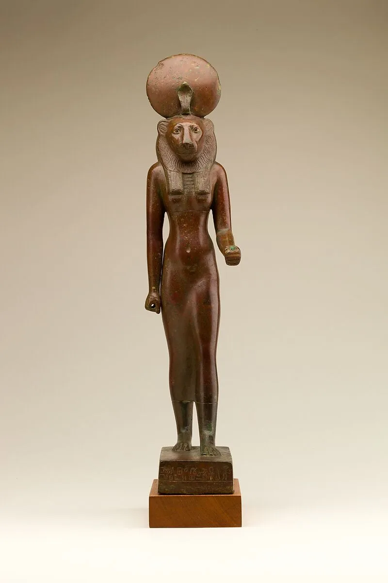Statuette of Wadjet in the name of Akanosh son of Pediamenopet — Unknown