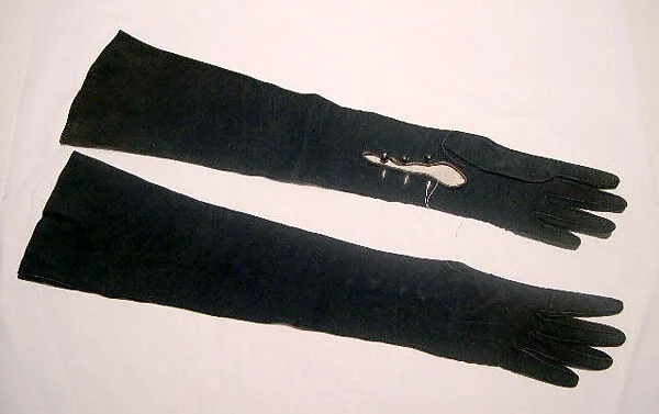 Gloves — Bonwit Teller & Co.