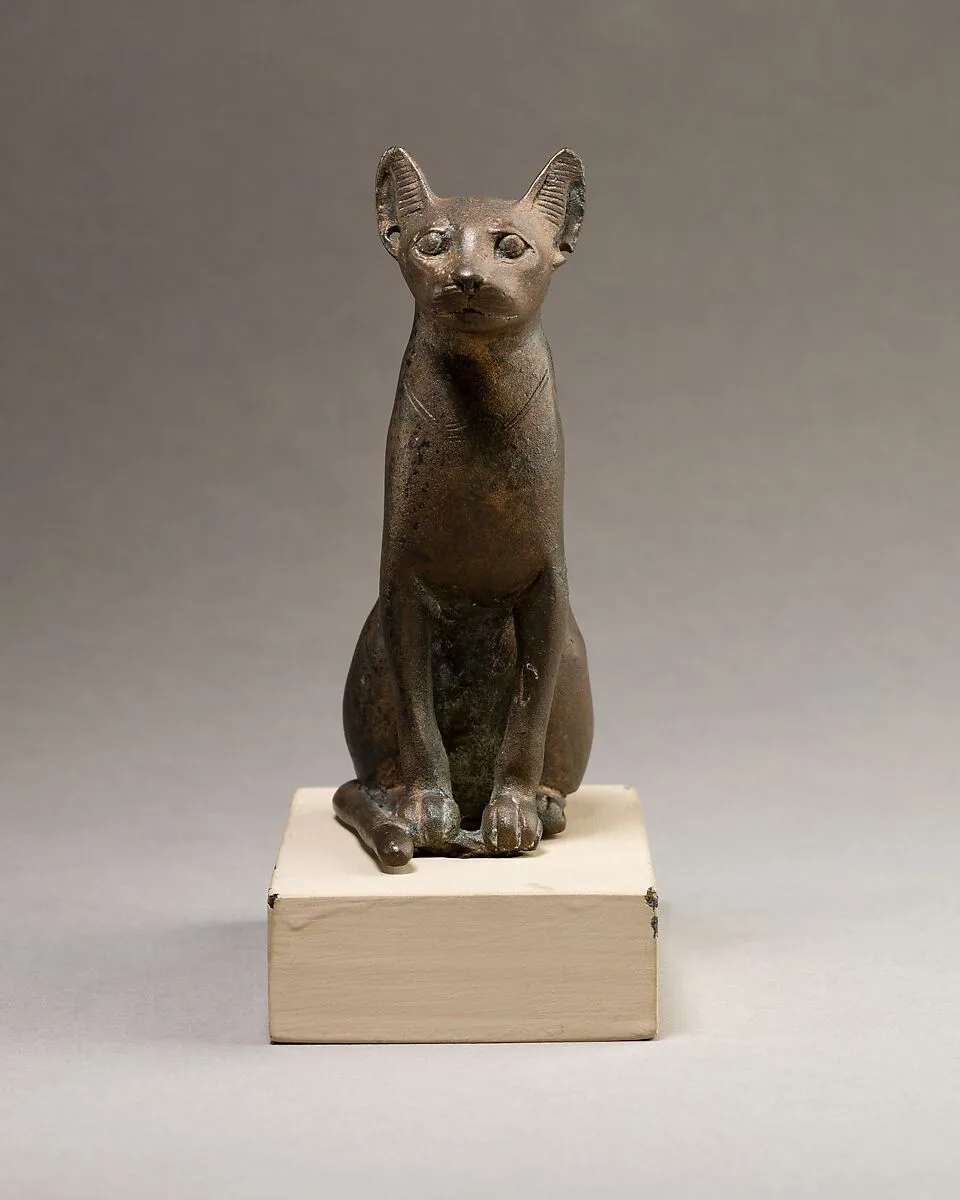 Cat figurine — Unknown