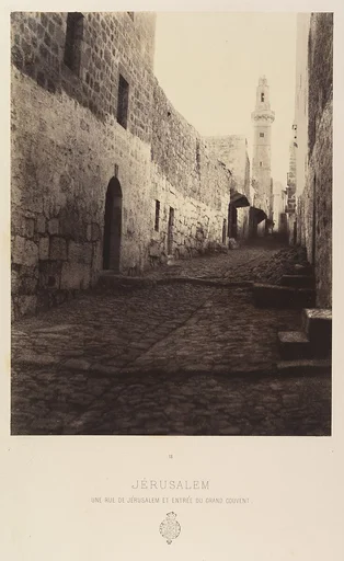 Jérusalem. Une rue de Jérusalem et entrée du Grand Couvent