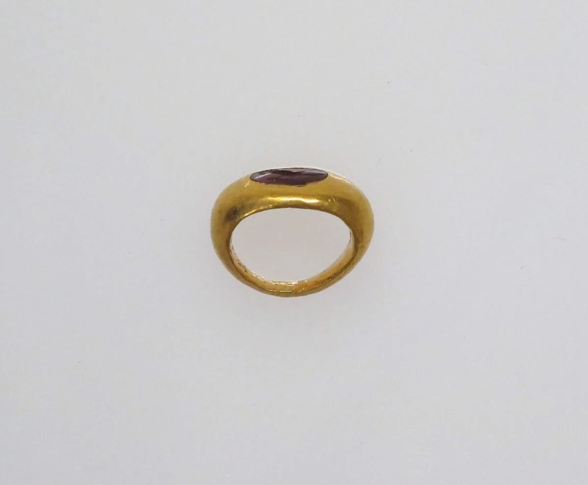 Ring with intaglio of a bird — Unknown