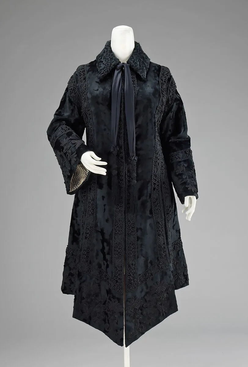 Evening coat — Henry, Darling & Company