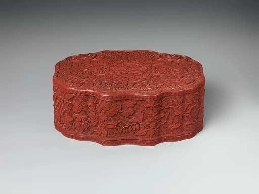清晚期 剔紅纏枝花卉紋漆盒|Set of boxes
