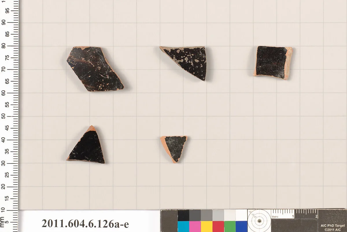 Terracotta fragments of closed shapes — Unknown