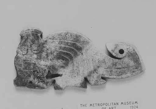 西周龍形玉佩|Pendant in the shape of a dragon