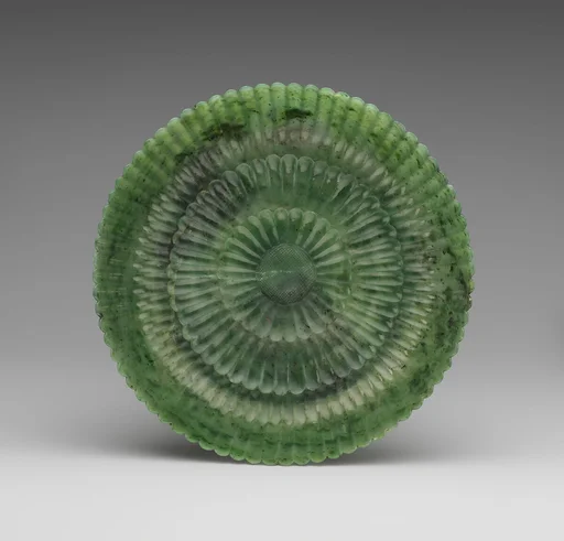 清 玉菊瓣式盤|Dish in the shape of a chrysanthemum flower