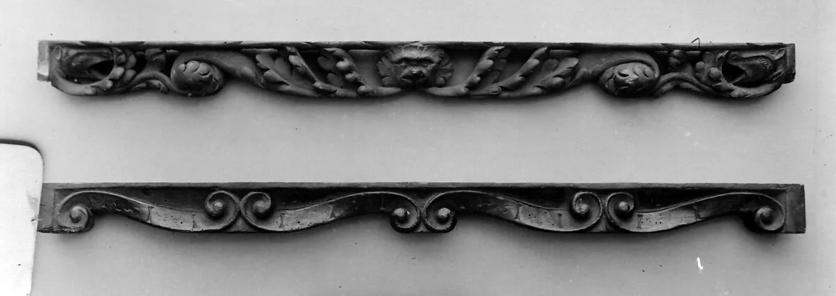 Cross-bar of armoire — Unknown