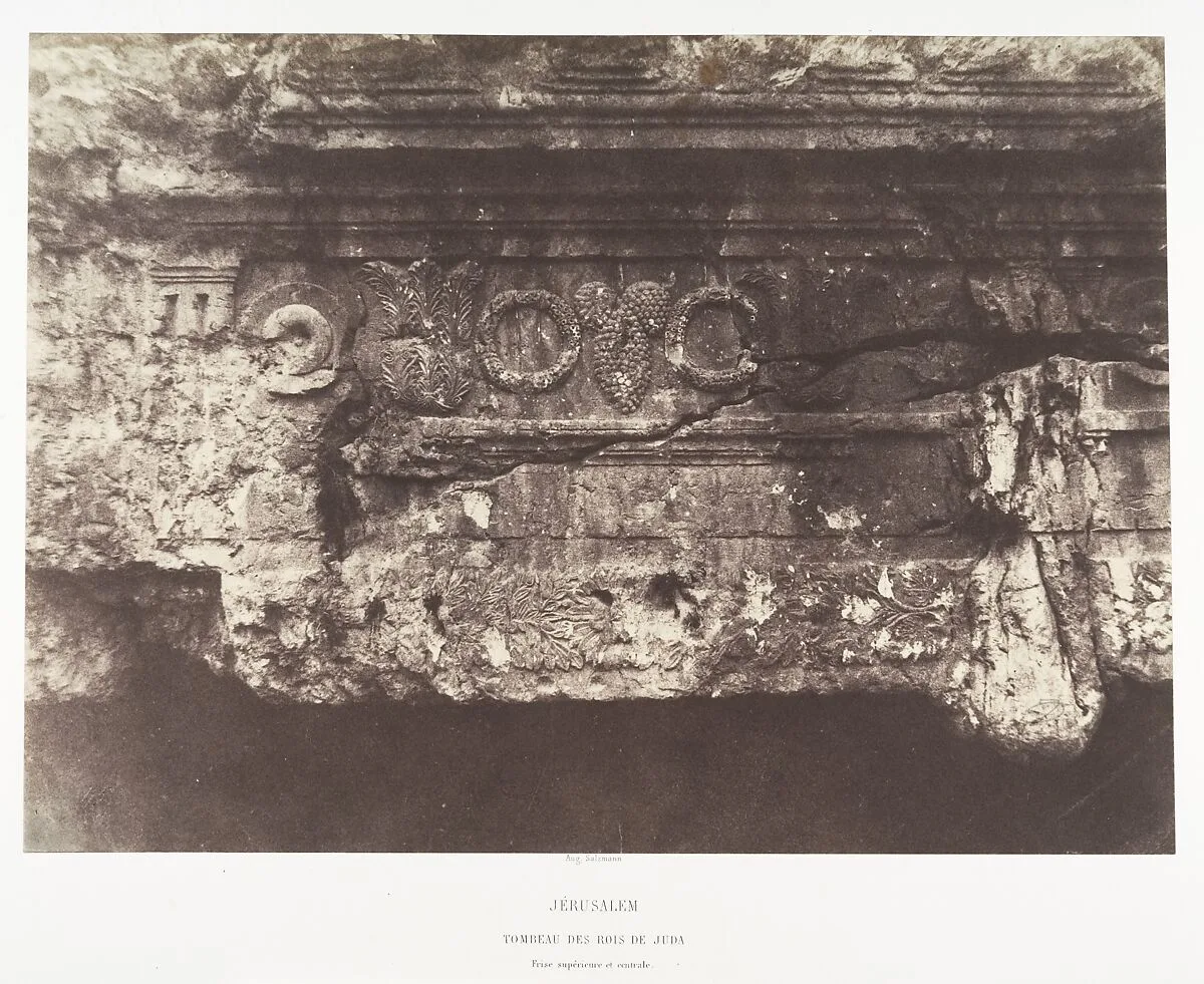 Jérusalem, Tombeau des rois de Juda, Frise supérieure et centrale — Auguste Salzmann|Imprimerie photographique de Blanquart-Évrard, à Lille
