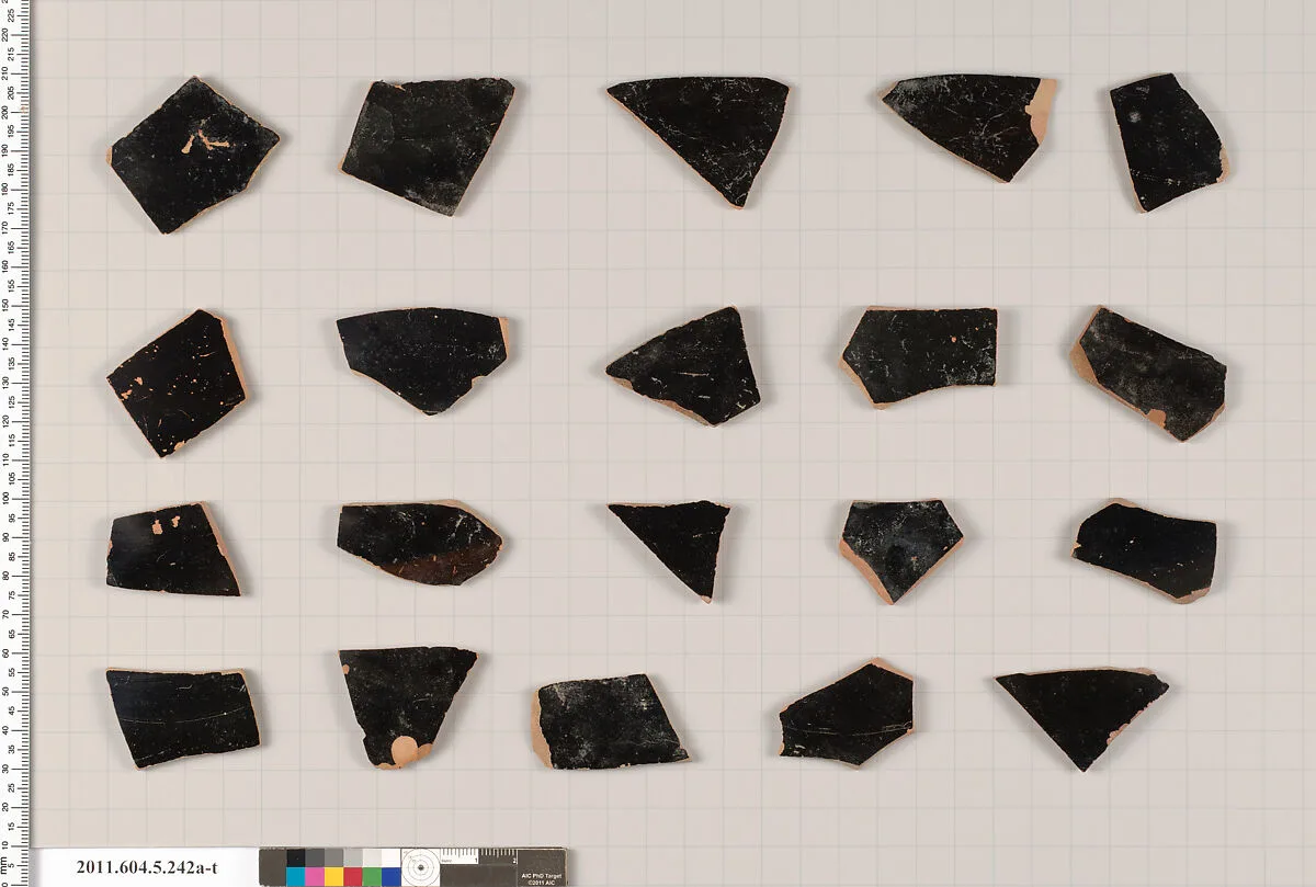 Terracotta fragments of kylikes (drinking cups) — Unknown